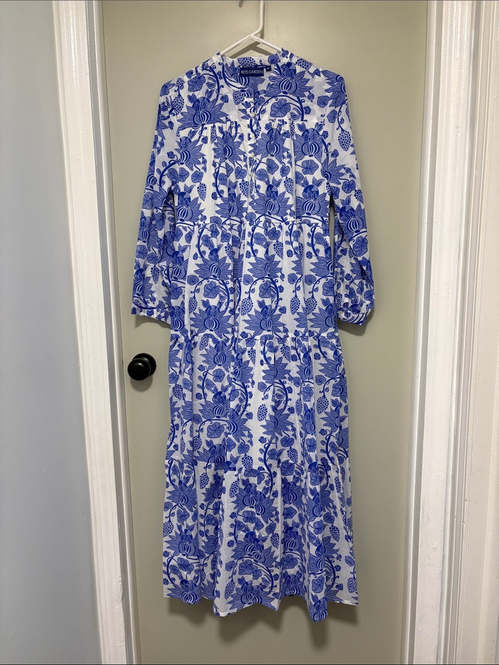 Ro’s Garden cotton maxi dress. Size M